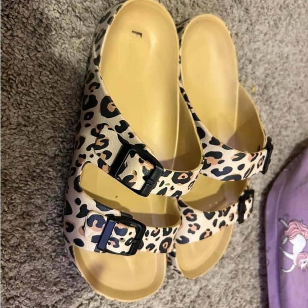 Big girl size 5 sandals